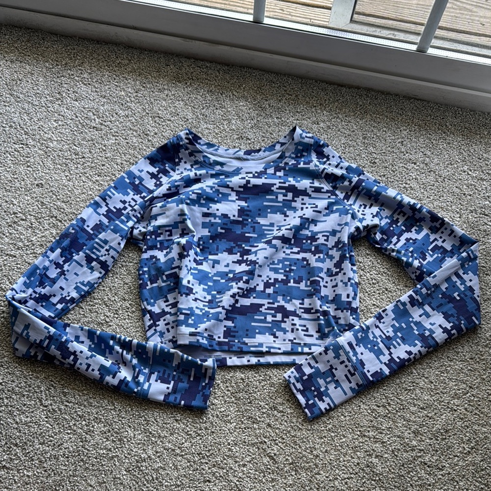 Fleo Blue and White Long Sleeve foundation crop